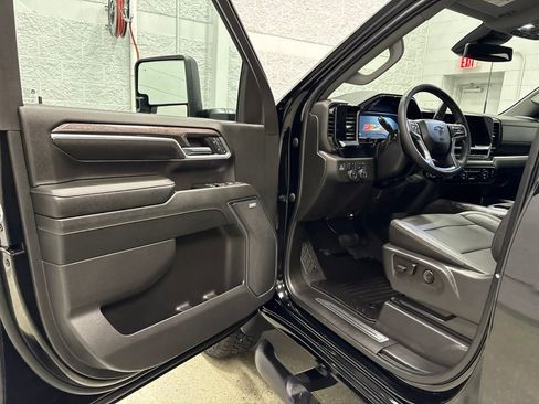 Used 2024 Chevrolet Silverado 3500 LTZ w/ LTZ Plus Package AWD/4WD image 20