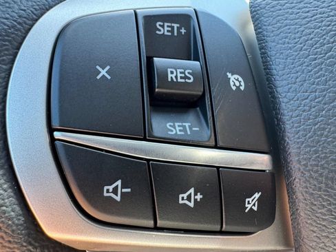 Used 2022 Ford Explorer XLT w/ Class IV Trailer Tow Package AWD/4WD image 17