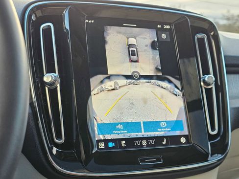 Certified 2024 Volvo XC40 B5 Plus w/ Protection Package Premier image 24