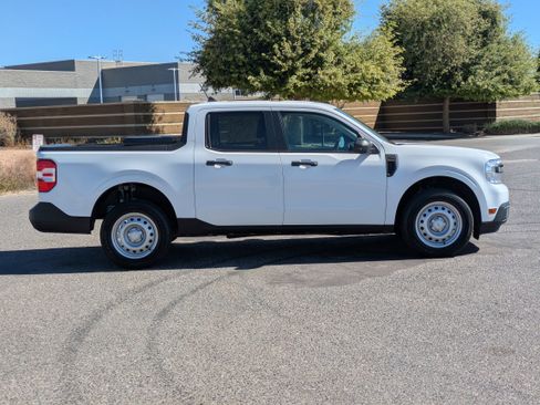 Used 2022 Ford Maverick XL FWD image 2