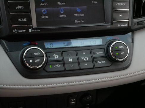 Used 2016 Toyota RAV4 XLE AWD/4WD image 23
