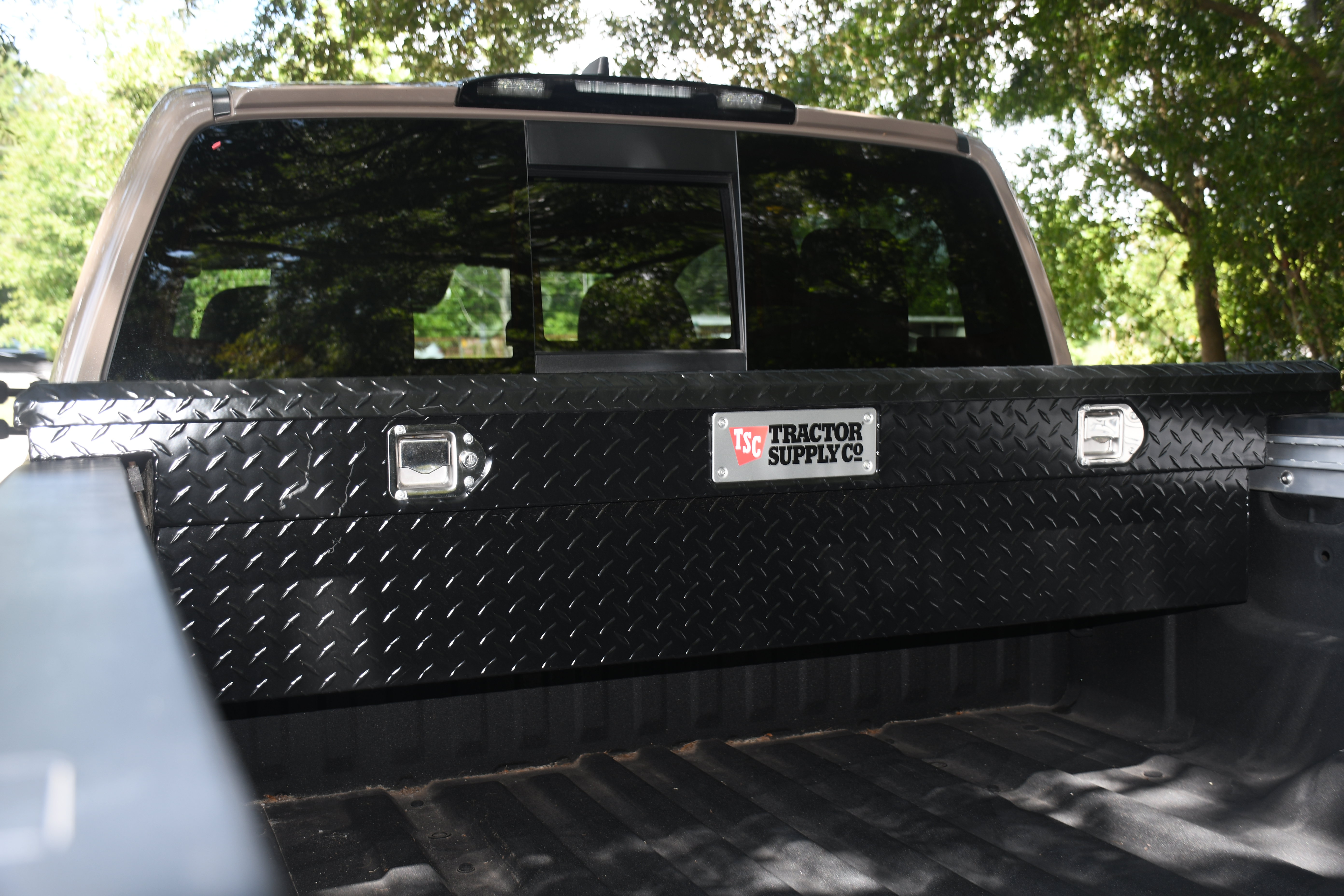 Used 2024 Nissan Titan PRO-4X AWD/4WD image 16