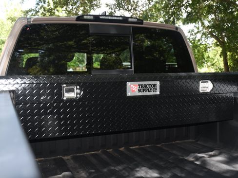 Used 2024 Nissan Titan PRO-4X AWD/4WD image 16