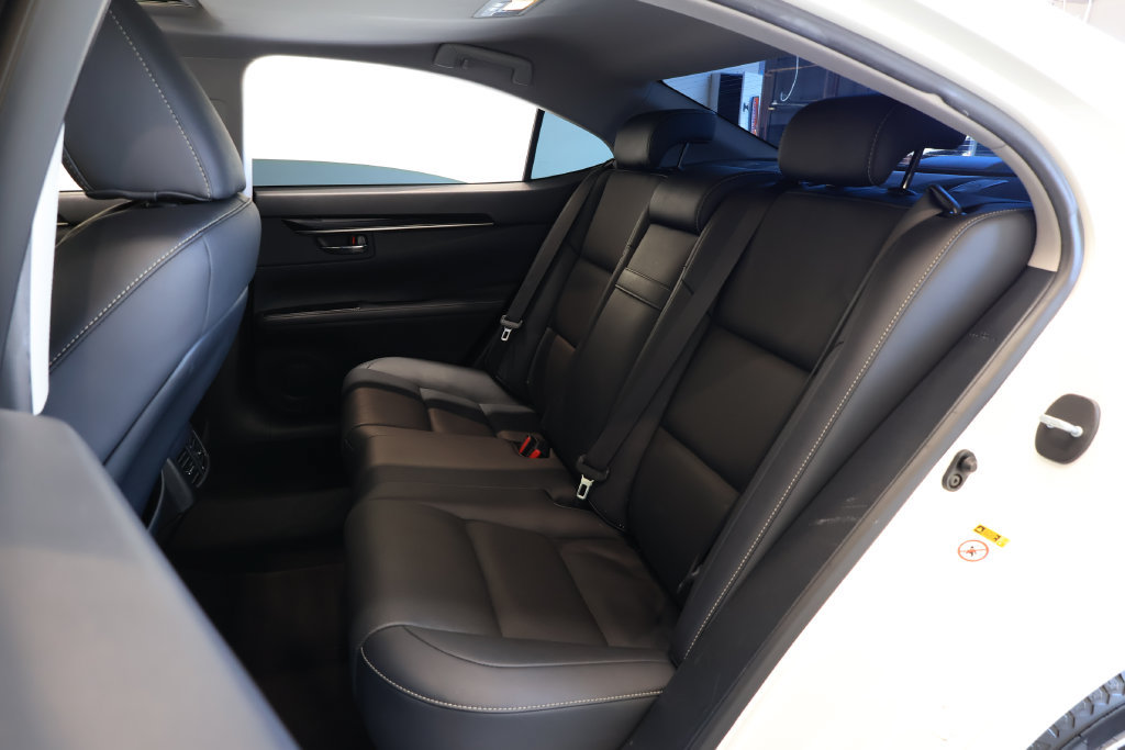 Used 2017 Lexus ES 350 w/ Accessory Package 2 FWD image 18