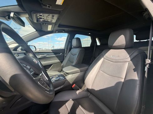 Certified 2025 Cadillac XT5 Premium Luxury image 28