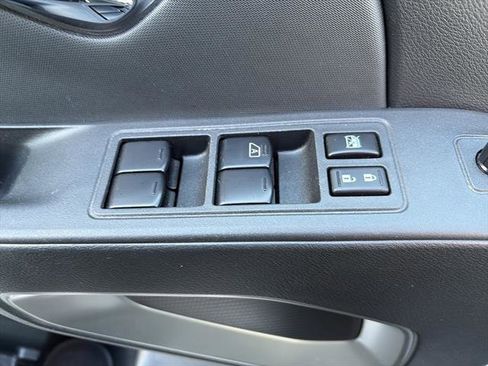 Used 2024 Nissan Frontier SV w/ SV Convenience Package image 14