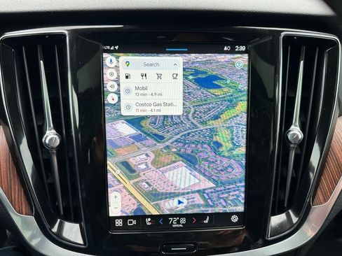 Used 2025 Volvo V60 B5 Cross Country Plus image 18