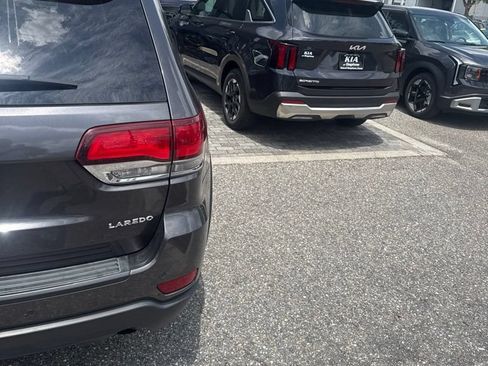 Used 2020 Jeep Grand Cherokee Laredo w/ Security & Convenience Group RWD image 12