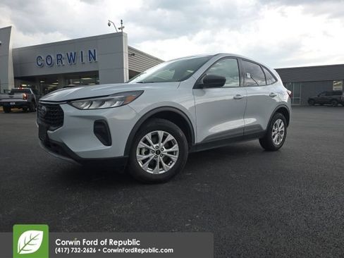 Used 2025 Ford Escape Active w/ Tech Pack #1 AWD/4WD image 1