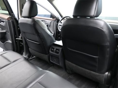 Certified 2021 Nissan Rogue SV w/ Premium Package image 29