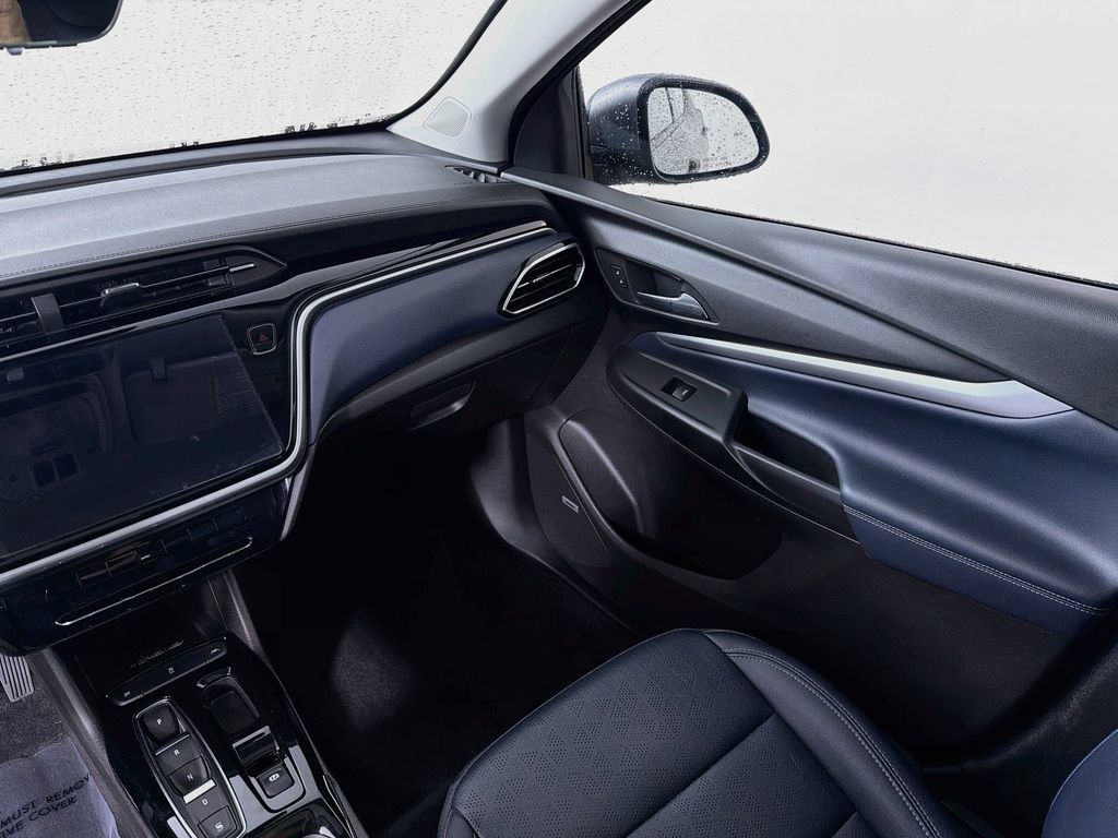 Used 2023 Chevrolet Bolt EUV Premier w/ Sun & Sound Package FWD image 24