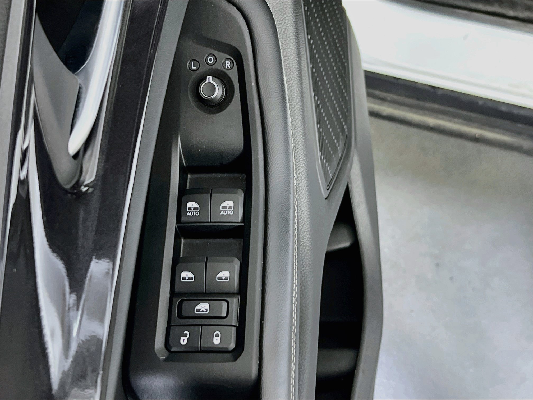 Used 2023 Jeep Grand Cherokee Altitude AWD/4WD image 17