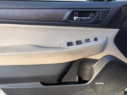 Used 2017 Subaru Outback 3.6R Limited image 14