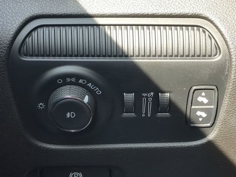 Used 2023 Jeep Wagoneer L Series III w/ Preferred Equipment Group image 57