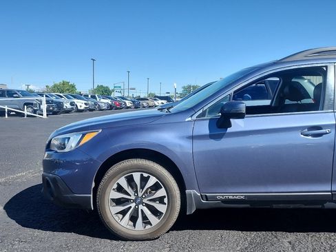 Used 2017 Subaru Outback 2.5i Limited w/ Popular Package #5 AWD/4WD image 9