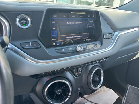 Used 2020 Chevrolet Blazer LT FWD image 9