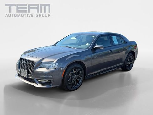 Certified 2022 Chrysler 300 Touring L w/ Popular Equipment Group AWD/4WD image 3
