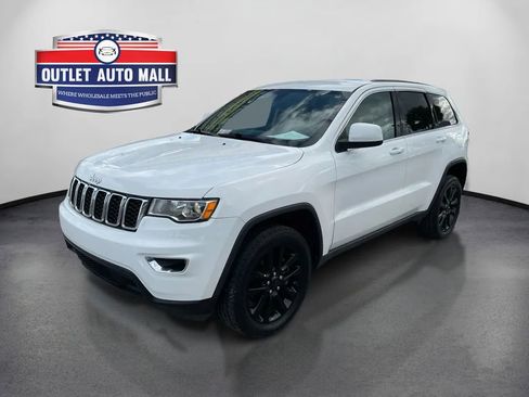 Used 2022 Jeep Grand Cherokee Laredo E AWD/4WD image 7