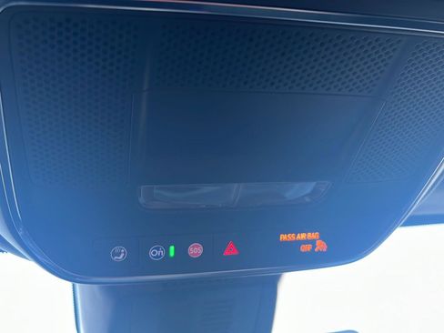 Used 2025 Chevrolet Equinox RS w/ Safety and Technology Package image 17