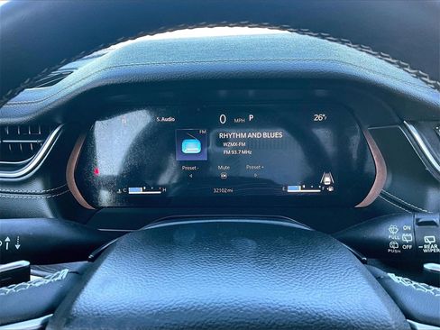 Used 2023 Jeep Grand Cherokee Limited image 17