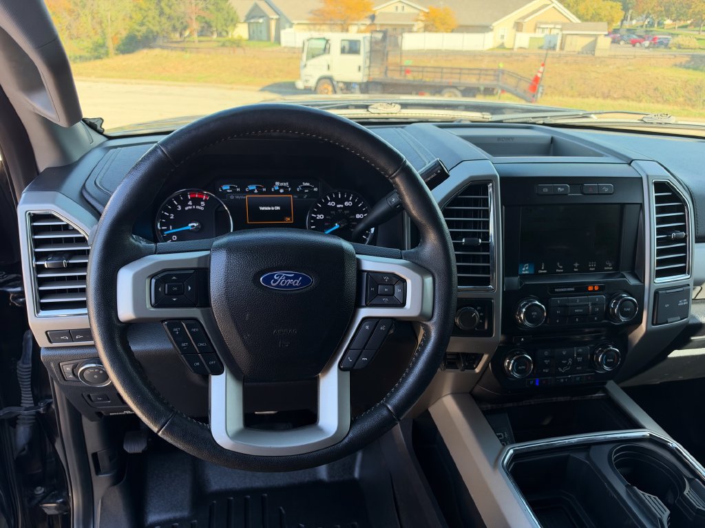 Used 2017 Ford F250 Lariat w/ Lariat Ultimate Package AWD/4WD image 29