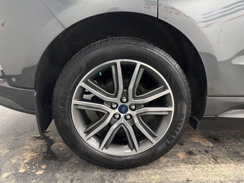 Used 2019 Ford Edge Titanium w/ Equipment Group 301A image 13