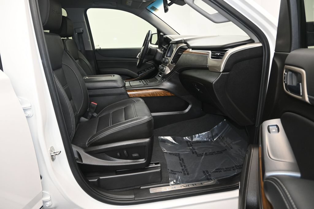 Used 2019 GMC Yukon Denali w/ Open Road Package AWD/4WD image 11