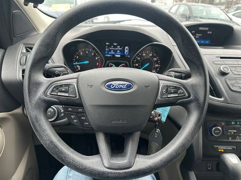 Used 2017 Ford Escape SE image 7