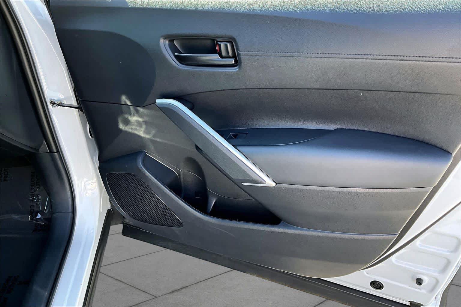 Used 2024 Toyota Corolla Cross LE FWD image 21