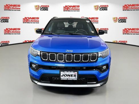 Used 2023 Jeep Compass Limited w/ Sun and Sound Group AWD/4WD image 13