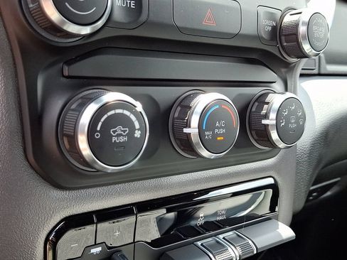 Used 2021 RAM 1500 Big Horn AWD/4WD image 14