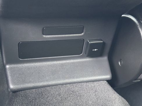 Used 2022 Land Rover Range Rover Velar R-Dynamic S image 13