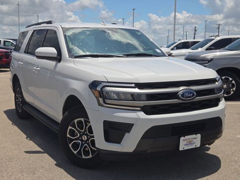 Used 2024 Ford Expedition XLT RWD image 1