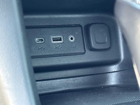 Used 2019 Chevrolet Equinox LT image 23