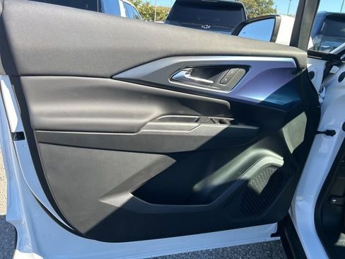 New 2026 Chevrolet Equinox EV LT image 11