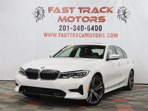 Used 2019 BMW 330i xDrive Sedan w/ Convenience Package AWD/4WD image 1