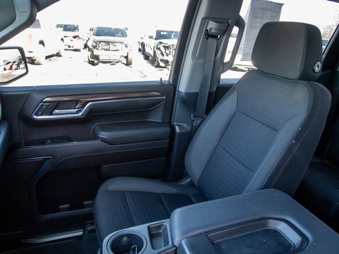 Used 2023 Chevrolet Silverado 1500 LT AWD/4WD image 13