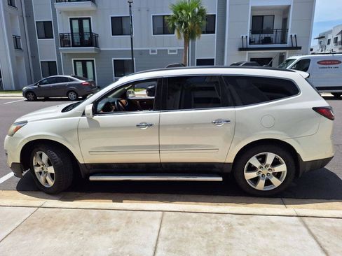 Used 2014 Chevrolet Traverse LTZ FWD image 10