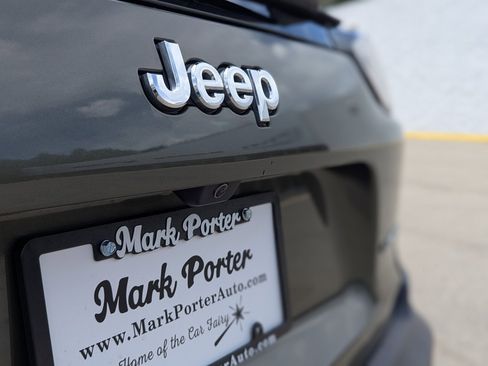 Used 2019 Jeep Cherokee Limited image 11