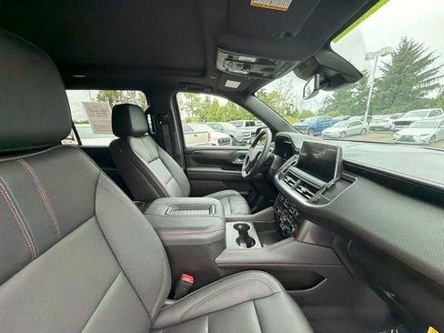 Used 2024 Chevrolet Suburban RST w/ Sport Performance Package AWD/4WD image 15