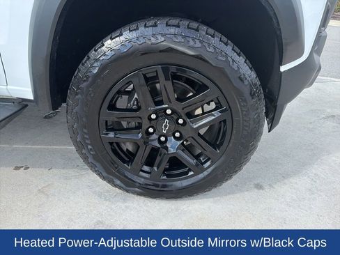Used 2024 Chevrolet Colorado Trail Boss w/ Technology Package image 9