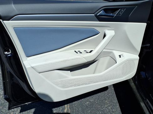New 2026 Volkswagen Jetta SE FWD image 9
