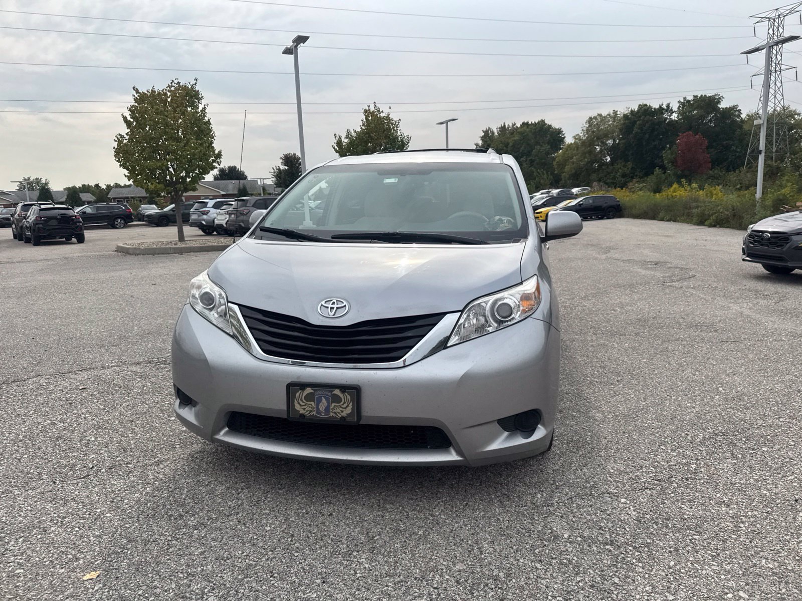 Used 2012 Toyota Sienna LE w/ Towing Pkg AWD/4WD image 5
