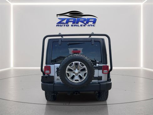 Used 2014 Jeep Wrangler Unlimited Rubicon w/ Connectivity Group AWD/4WD image 6