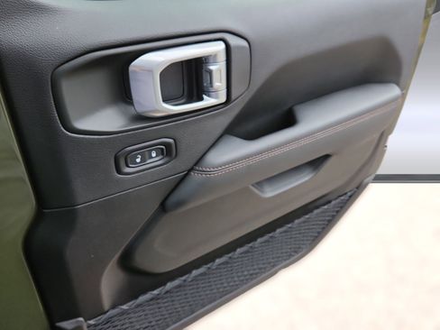 Used 2022 Jeep Wrangler Unlimited Rubicon w/ Trailer Tow Package image 17