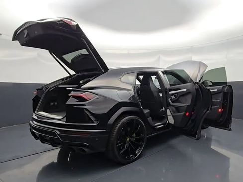 Used 2022 Lamborghini Urus AWD/4WD image 13