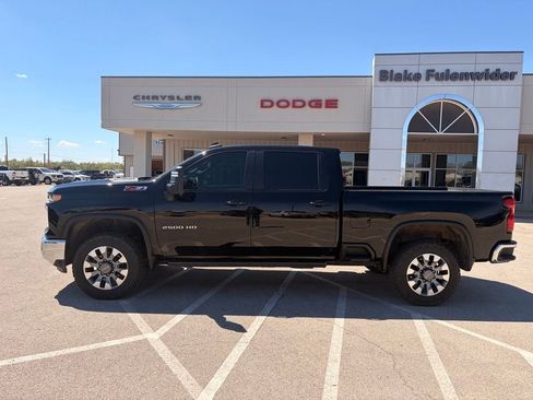 Used 2024 Chevrolet Silverado 2500 LT AWD/4WD image 4