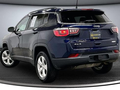 Used 2019 Jeep Compass Latitude w/ Popular Equipment Group AWD/4WD image 4