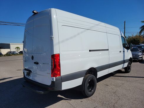 Used 2024 Mercedes-Benz Sprinter 3500 w/ Parking Package image 4