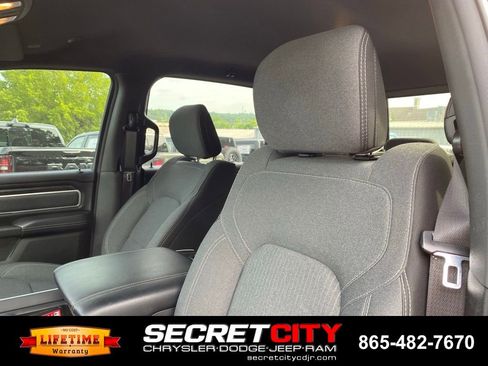 Used 2022 RAM 1500 Big Horn AWD/4WD image 12